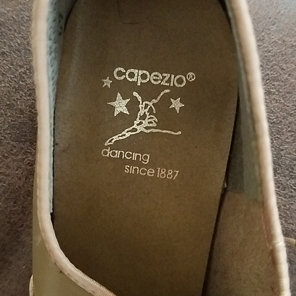 Capezio Dance Shoes Tan NWOT - Picture 6 of 7